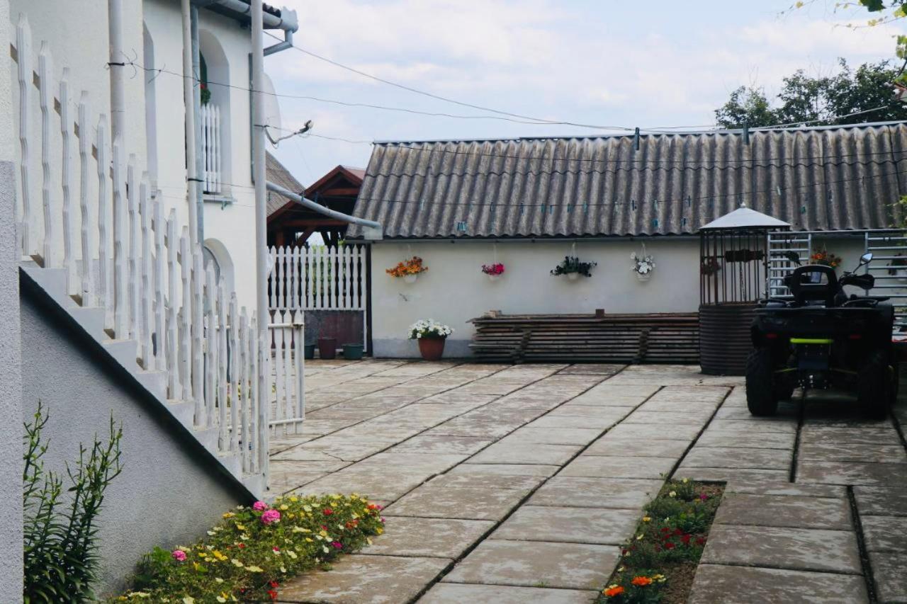 Садиба Анна - Термальні Води Косино Zapson Exterior photo